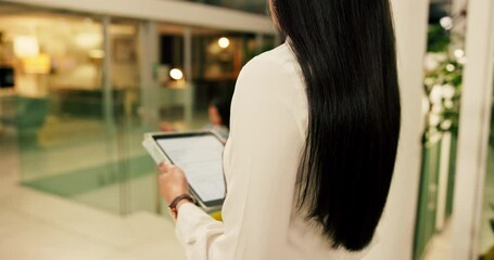 Leinwandbilder - Business people, night or tablet with team for delegation, work tasks or project at office building. Employees, group or colleagues passing technology in late evening at workplace for company process