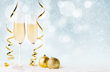 Aufkleber - Christmas holiday background with two glasses of champagne