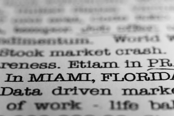 Leinwandbilder - In Miami Florida. Text printed on a page. A piece of paper with a phrase written in retro typewriter font