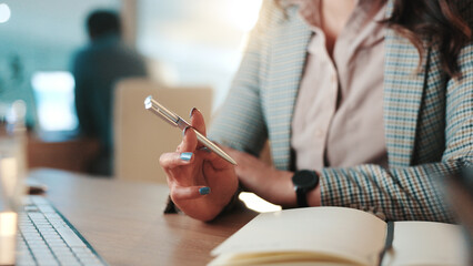 Fototapete - Business woman, hands and journalist with notebook at office for notes, planning or record keeping. Female person, employee or writer with pen for work reminder, ideas or tasks on desk at workplace
