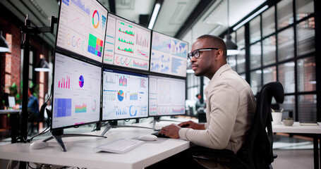 Leinwandbilder - Diverse Young Man Analyzing Stock Charts