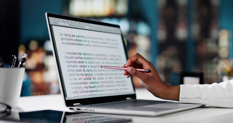Aufkleber - Young African American Woman Proofreading Document On Laptop