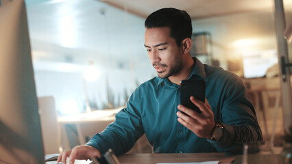 Aufkleber - Night, computer and man with smartphone, typing and email for proposal, proofreading and deadline. Evening, person and journalist in workplace, cellphone or pc with internet, website info or research