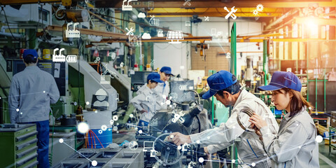 Aufkleber - 工場, 製造業, テクノロジー, ネットワーク, iiot, 未来, スマート, ファクトリー, オートメーション, データ, 通信, ワイヤレス, 無線, 作業員, エンジニア, グループ, チームワーク, サプライチェーン, 生産, 設計, 機械, 装置, マシンオペレーター, クラウド, テック, 技術, dx, it, ict, erp, 産業, 工業, ものづくり, 製造, scm, 加