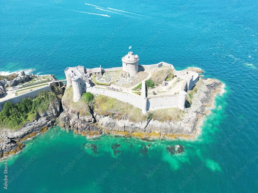 Stock Foto Aerial View Of Fort La Latte On The Brittany Coast In Stock Foto Aerial View Of Fort La Latte On The Brittany Coast In
