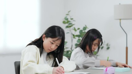 Aufkleber - 勉強する二人の女の子