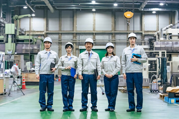 Aufkleber - 工場に並ぶ作業員グループの集合写真