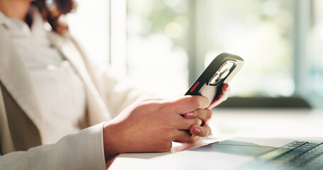 Aufkleber - Hands, business and woman in office, cellphone and texting with email for stock market. Connection, person or employee with smartphone, notification and accounting with digital app or online chatting