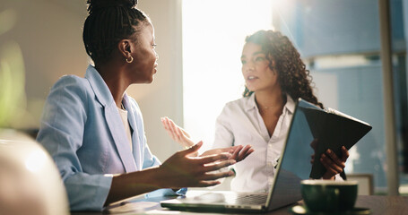Aufkleber - Business, women and talk with laptop in office for planning, finance report and budget pitch. People, team and discussion with pc for feedback, financial update and information of investment proposal