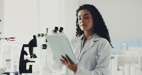 Aufkleber - Science, research and woman in lab, tablet and innovation with experiment, app or studying results Medical, scientist or person with digital tech, database or breakthrough with healthcare or internet