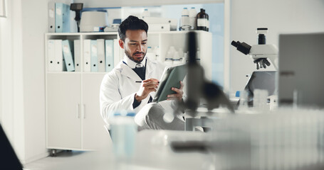 Aufkleber - Man, tablet and scientist in lab for research report, medical review or stylus for online analysis. Science, male doctor and computer for reading evaluation, forensic study and innovation technology