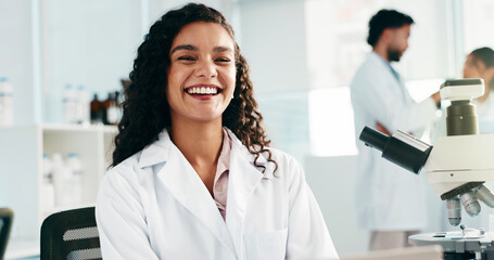 Aufkleber - Scientist, woman and happy with portrait in lab for medical research, pharma study and innovation. Science, drug trial and employee with smile for vaccine development, clinical experiment and pride