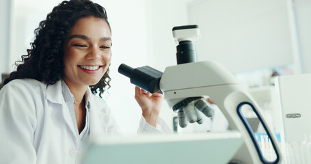 Aufkleber - Science, tablet and woman with microscope in lab for medical research, study and online results. Healthcare, biology and happy scientist on digital tech for vaccine report, innovation and experiment