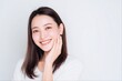 © Sakurako - 自信にあふれた表情の30代女性（ポジティブ・エイジングケア・広告素材）