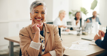 Aufkleber - Mature, portrait and meeting with business woman in office strategy, mentorship and broker consultant. Boss, happiness and account manager with female employee for financial advisor and smile