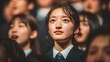 © AI-HAL8 - 合唱中の女子学生ポートレート