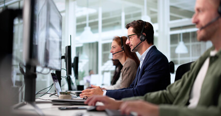 Aufkleber - Innovative Customer Support Services Provided