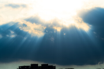 Wall Mural - the tyndale effect appears in the sky