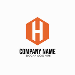 Aufkleber - Angular orange hexagon with negative space forming the letter H, bold and modern