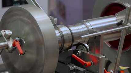 Aufkleber - The turbine of the high pressure pump is tested on the test bench after repair