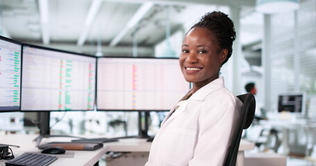 Aufkleber - African American Woman Nurse Using Computer For Billing