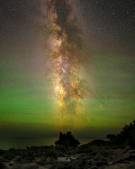milky way and green air glow