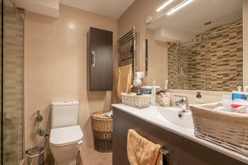 Aufkleber - Technology is increasingly present in the modern bathroom