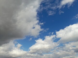Wall Mural - photo of a partly cloudy sky
