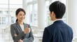 © Stingray_Japan - 部下の社員にいいね！をする日本人女性社員