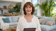 © forenna - Virtual Open House with Welcoming Real Estate Agent