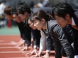 © Jumpei - スタートラインに立つスーツ姿の日本人ビジネスパーソン