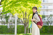 © SkyLine - キャンパスを歩く女子大学生【撮影協力：スカパー東京メディアセンター】