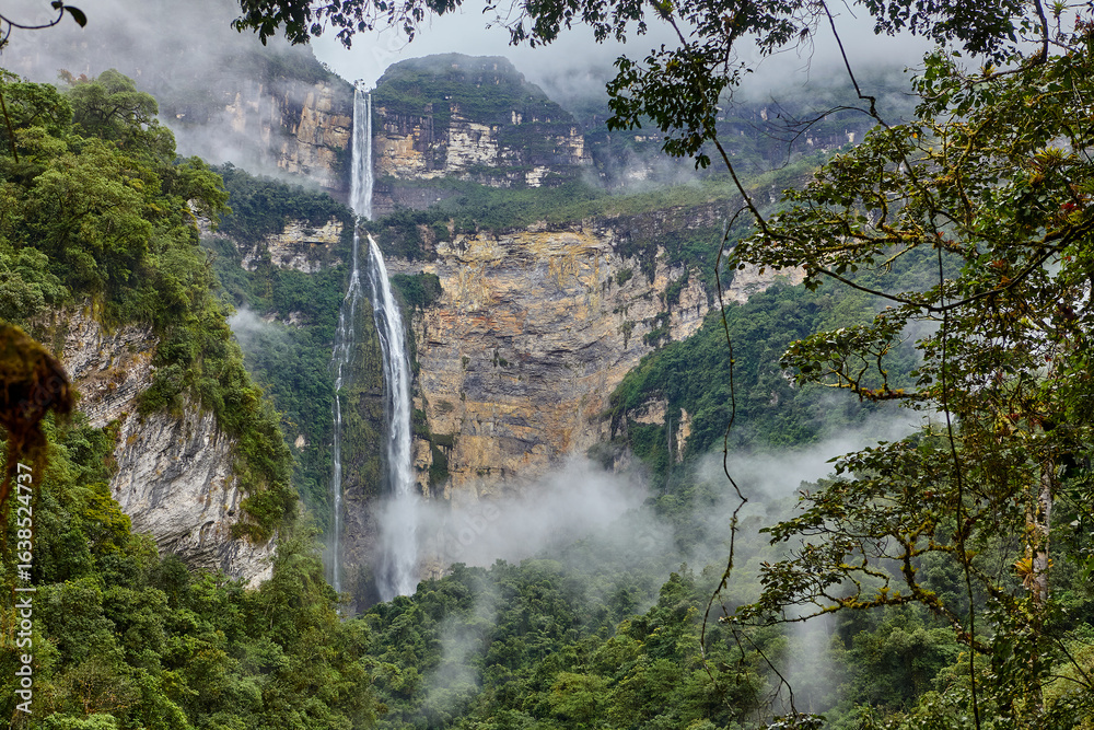 Foto de Stock Gocta Waterfalls, one of the tallest waterfalls in the ...