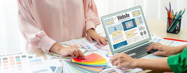 website design software provide brisk template for online retail business and e-commerce