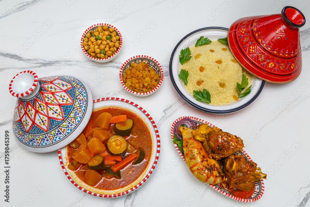 Couscous aux deux viandes – plat maghrébin traditionnel avec semoule ...