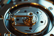 © captain_pabloo - Dysk twardy HDD w zbliżeniu – precyzyjna technologia pamięci danych