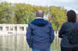 © pedro - BAck view of a tourist couple in a park