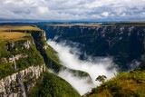 Vista de cachoeira e viração no mirante do Fortaleza no Parque Nacional da Serra Geral