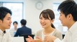 © Stingray_Japan - 笑顔で和気あいあいとミーティングをしている20代日本人男女社員のチーム