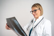 © Nenad - Female doctor diagnosing patient’s health on asthma, lung disease