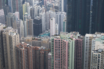  高密度住宅が並ぶ香港の都市風景