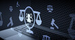 © sh99 - Derecho civil y justicia social para comunidades según la Constitución y Ley de Asociaciones con balanza e iconos de grupo de personas sobre fondo de tecnología legal y red