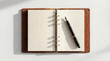 © Henko Studio - Agenda vintage de piel con anillas hecha a mano con papel blanco reciclado para tomar notas del día a día como agenda, diario, cuaderno de viajes, con una pluma estilográfica.