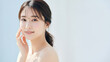 © mocography - 透明感のある女性の美容ポートレート