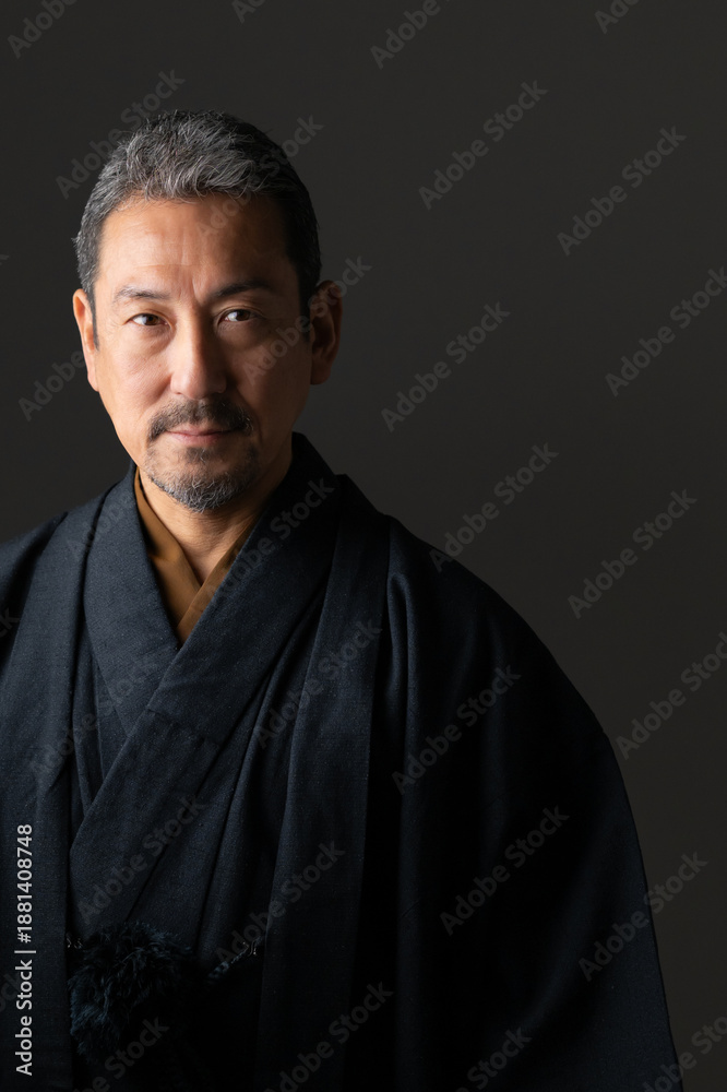 着物を着た男性