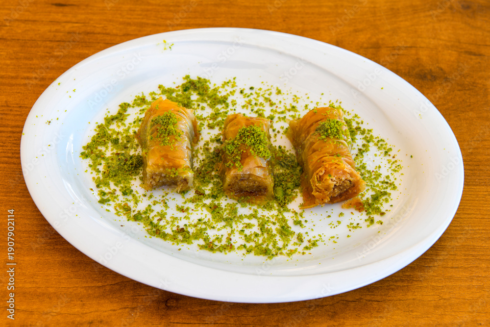 turkish-dessert-sobiyet-havuc-dilimi-midye-baklava-mussels-baklava