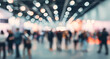 © AliceHere - Arte abstracto de una feria profesional animada con multitud en movimiento e iluminación cálida