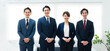 © ponta1414 - 日本人ビジネスパーソン4名がネクタイ・スーツで並ぶ・会社紹介・採用・チーム写真
