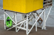 © Martin - caseta del guardavidas en la playa de color amarillo para que sea visible , hecha de troncos y un bote de respaldo para alguna emergencia , se ve el mar sobre su base