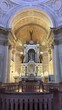 © Thiago - Interior do Panteão Nacional dos Heróis em Assunção, Paraguai. Vista panorâmica e close-up do altar principal, rotunda central e cúpula com vitrais. Mausoléu histórico paraguaio.